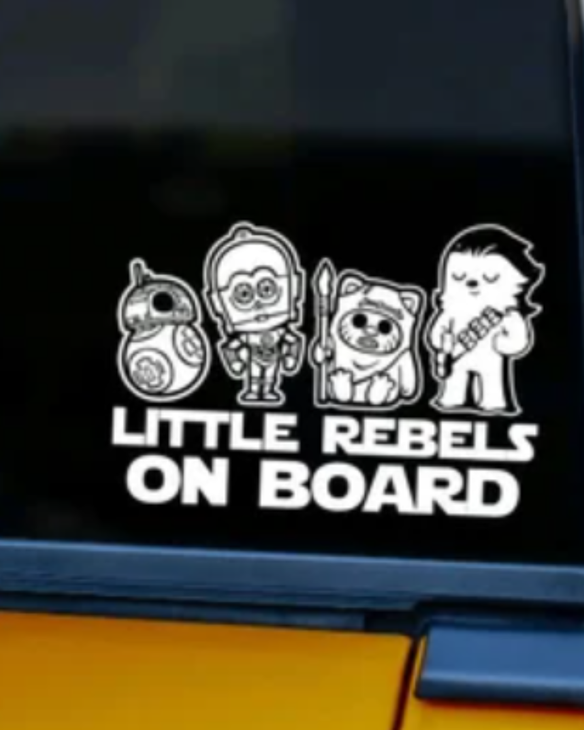 STICKER AUTO PEQUEÑOS REBELDES A BORDO