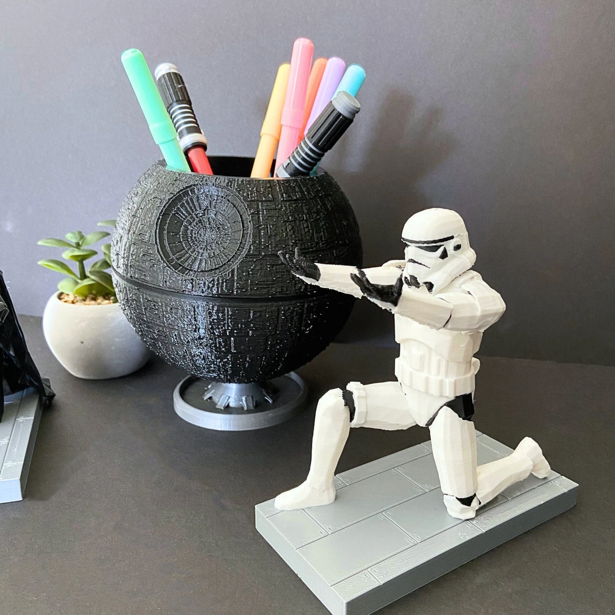 STORM TROOPER STAR WARS- ADORNO DE OFICINA -PORTALAPICERO