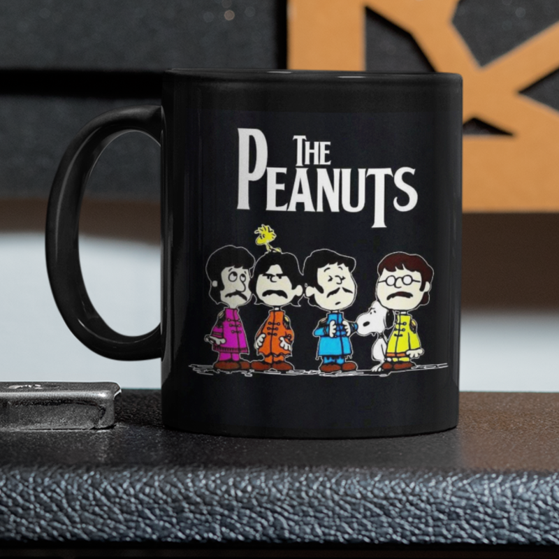 TAZA BEATLES PEANUTS